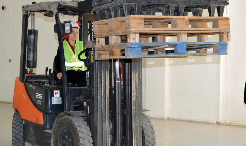 Bayan Forkliftçiler İş Başı Yaptı