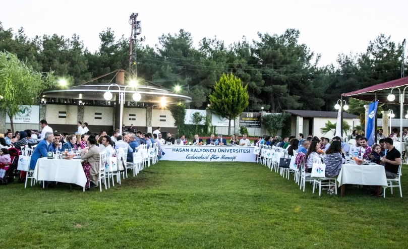 Eğitim camiası HKÜ’nün iftar yemeğinde buluştu