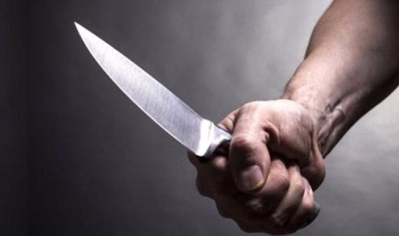 Eşini Bıçakla Rehin Alan Şahıs Zor İkna Edildi