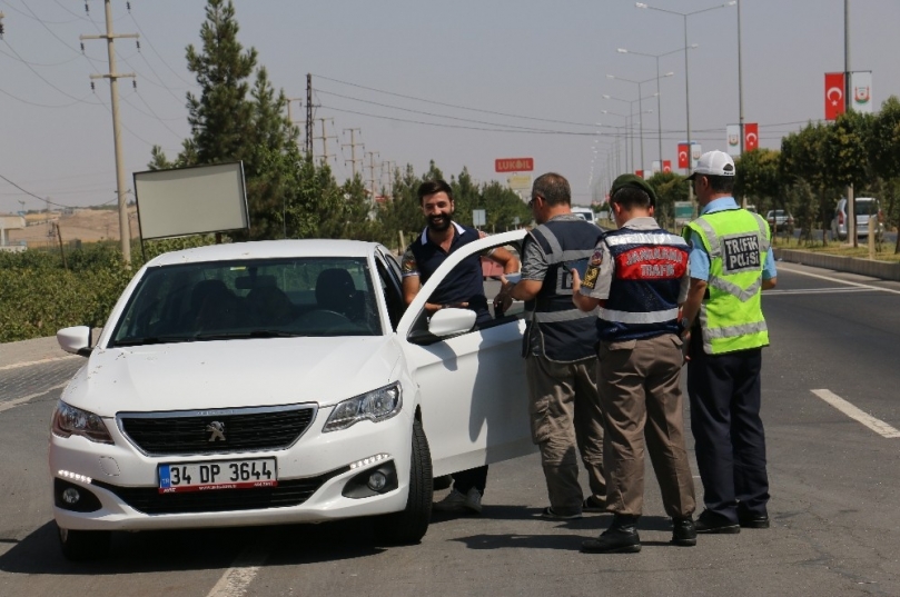 Emniyet ve jandarmadan yurt genelinde dev trafik denetimi