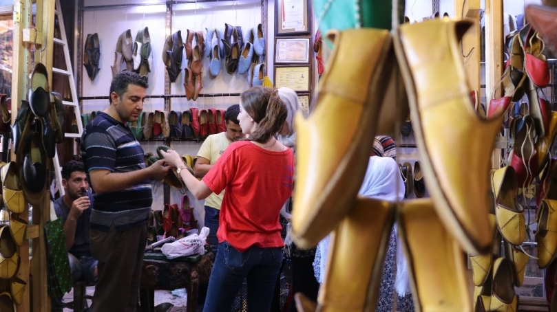 Kavurucu sıcaklarda yemeni ayakkabılara yoğun ilgi