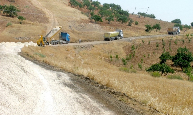 Araban’da yol yapım çalışmaları devam ediyor