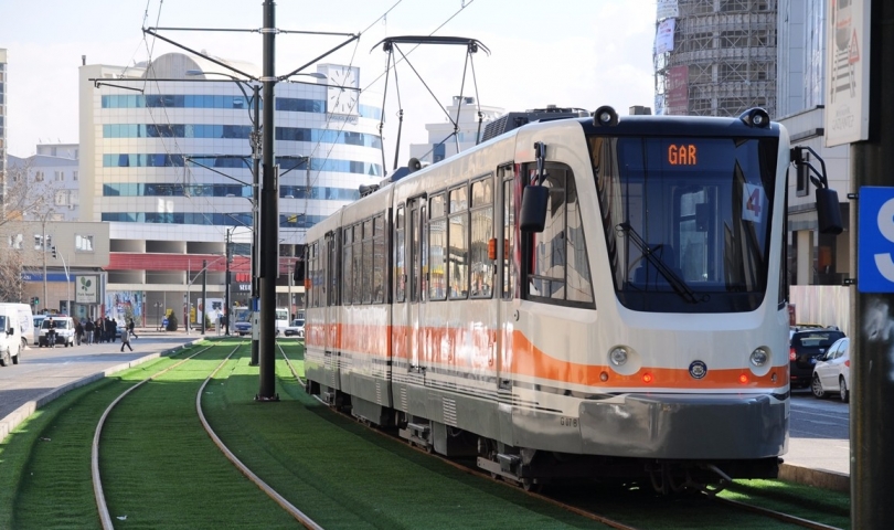 Gaziantep'te tramvayın çarptığı gurbetçi yaşam mücadelesi veriyor...