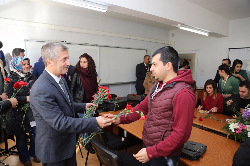 Başkan Mehmet Tahmazoğlu, Öğretmenleri Ziyaret Etti