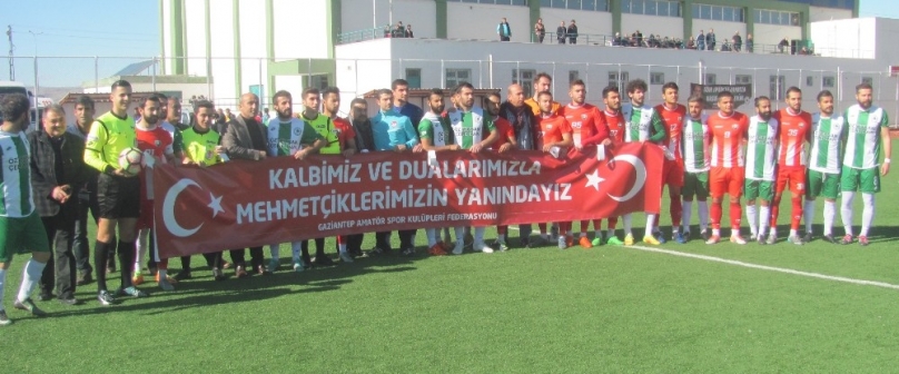 Bölgesel Amatör Lig’de Mehmetçiğe pankartlı destek