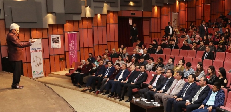 GAÜN’de Tüketici Hakları Konulu Konferans Düzenlendi