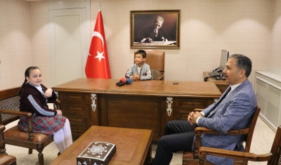 Hazır cevaplılığıyla gerçek valiyi bile şaşırttı