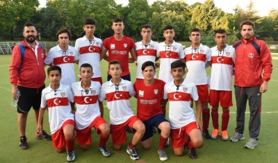 Hokey milli takımları Ermenistan ve Ukrayna’ya gol yağdırdı