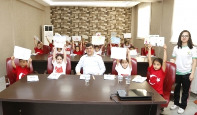 Başkan Fadıloğlu, öğrencilerle derse katıldı