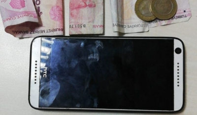 Cep telefonu gasp eden şahıslar polisten kaçamadı
