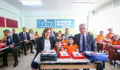 Eğitim Şehri Gaziantep’in ilk ders zili heyecanına Başkan Fatma Şahin ortak oldu