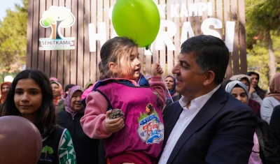 Başkan Fadıloğlu, yetim çocuk ve annelerini misafir etti