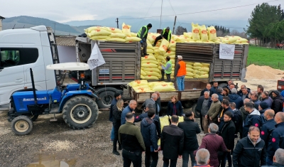 Büyükşehir’den arpa ve buğday üreticilerine gübre desteği