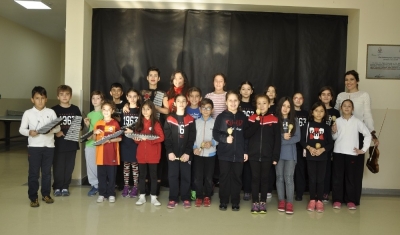 Küçüklerden oluşan dev koro