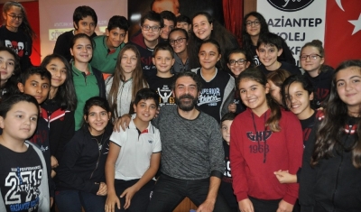 Sinan Tuzcu, memleketi Gaziantep’te öğrencilerle buluştu