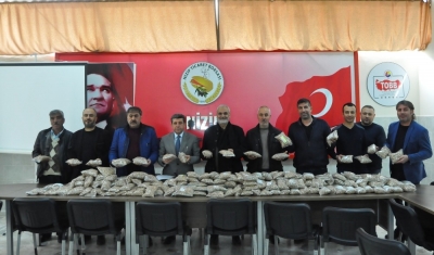 Afrin’deki Mehmetçiğe 1 ton Antep fıstığı gönderildi