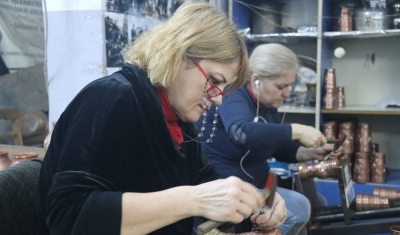 Ev hanımlığından bakır ustalığına