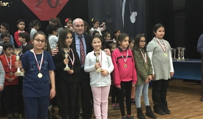GKV’li Dila ve Naz Satranç şampiyonu