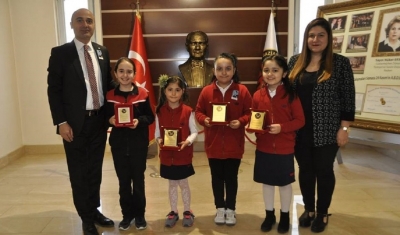 En çok kütüphane kullanan öğrenciler ödüllendirildi