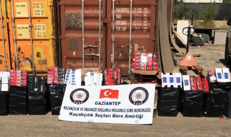 İki ayrı depoya baskında 19 bin 7o paket gümrük kaçağı sigara el geçirildi